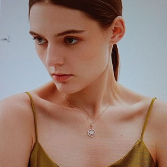 New Yaduda Saturn Dainty Planet Star Pendant Necklace Trendy New - Picture 3 of 8